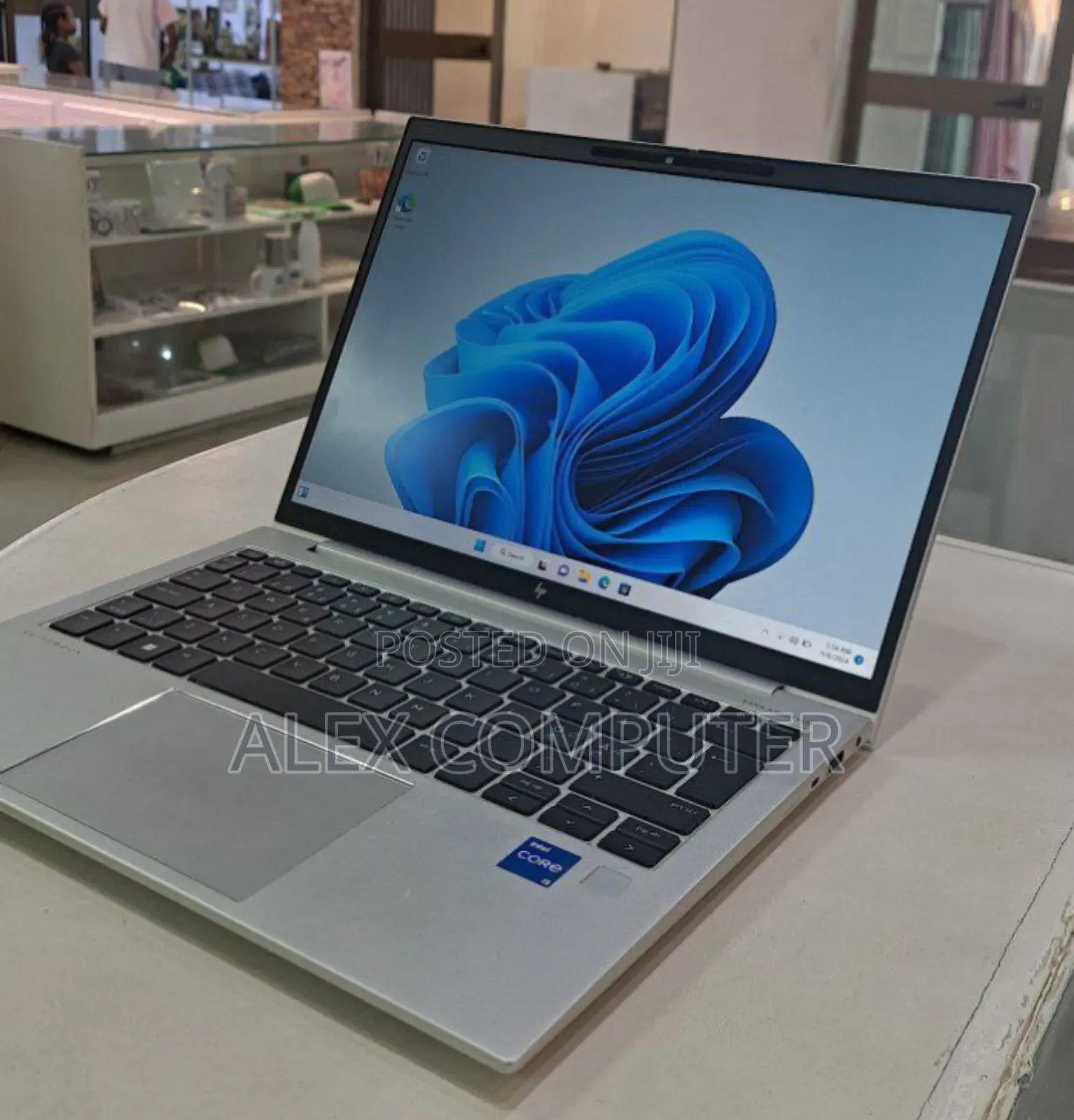 New Laptop HP EliteBook 830 G9 16GB Intel Core I5 SSD 512GB