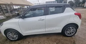 Suzuki Swift 2022 White