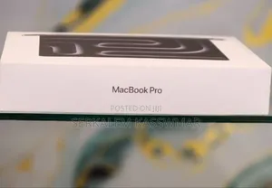 New Laptop Apple MacBook Pro 16GB Apple M5 SSD 512GB