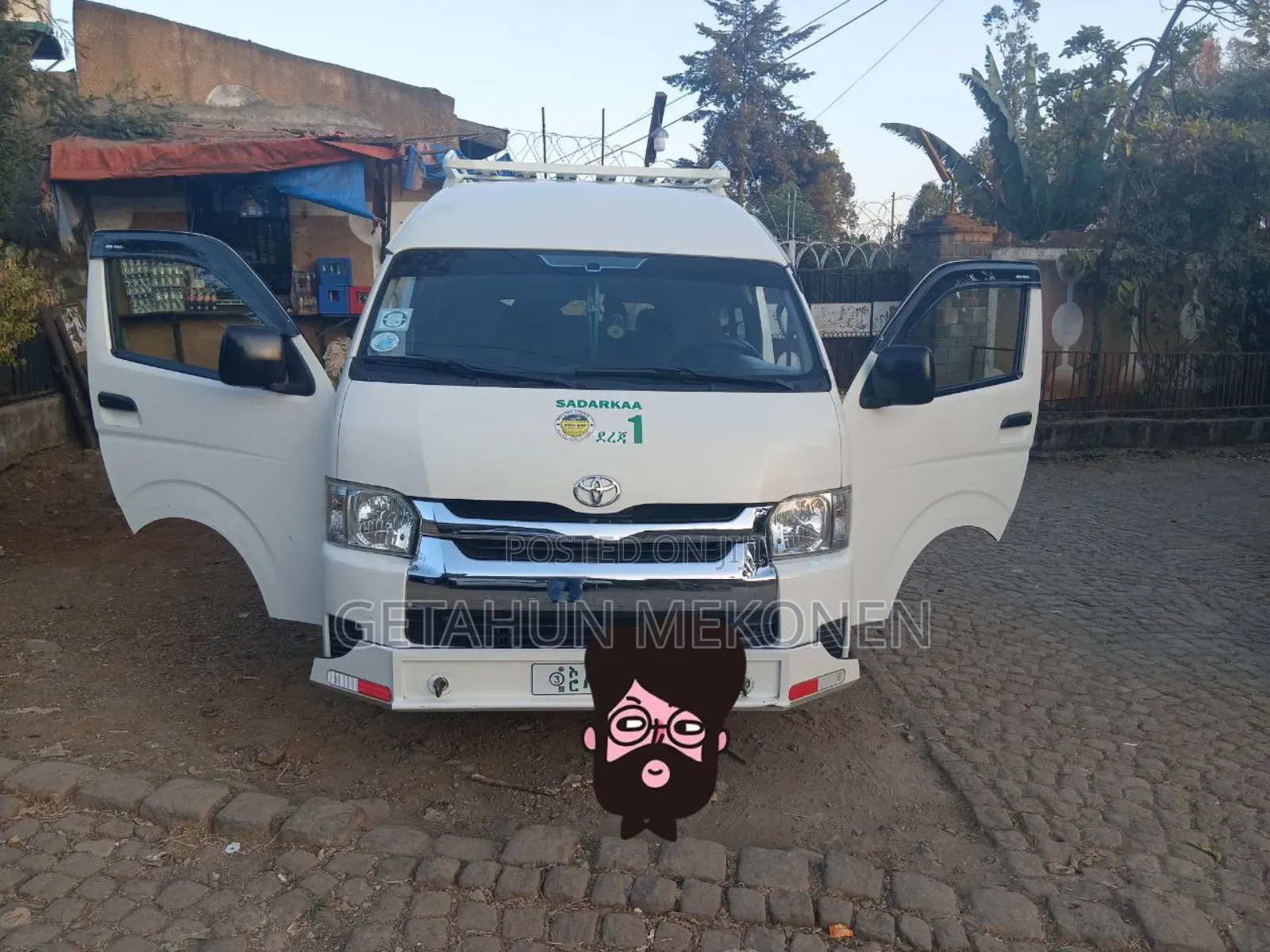 Toyota HiAce 2016 White