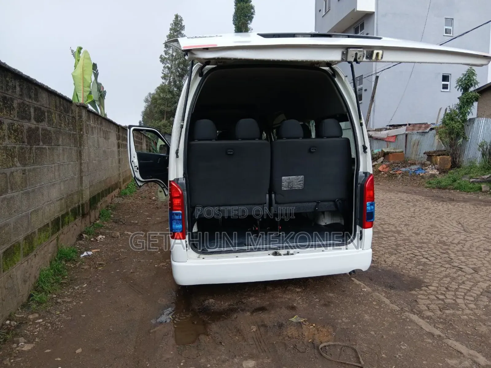Toyota HiAce 2016 White