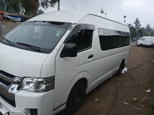 Toyota HiAce 2016 White