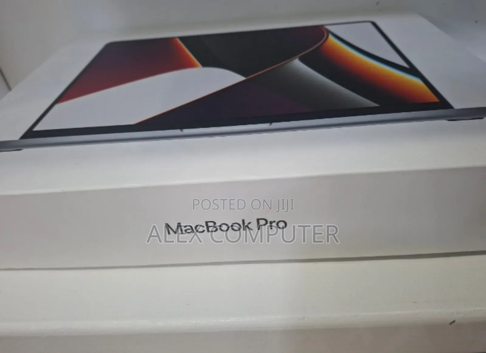 New Laptop Apple MacBook Pro 32GB Apple M1 Max SSD 1T