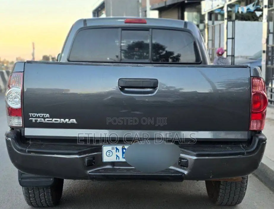 Toyota Tacoma 2013 Black