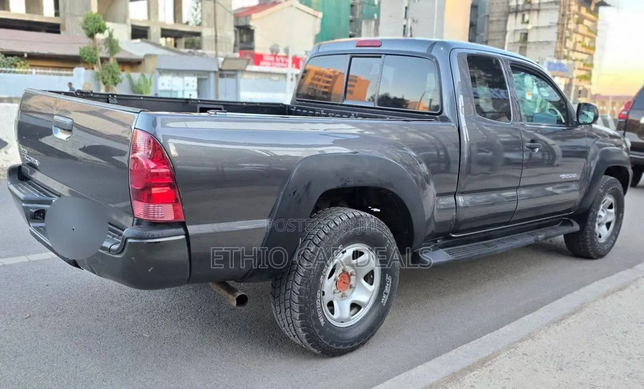 Toyota Tacoma 2013 Black