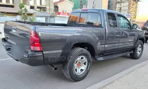 Toyota Tacoma 2013 Black
