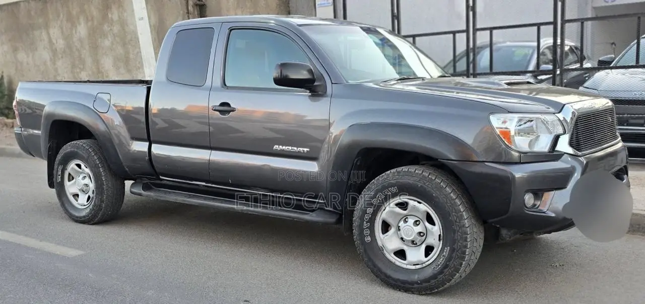 Toyota Tacoma 2013 Black