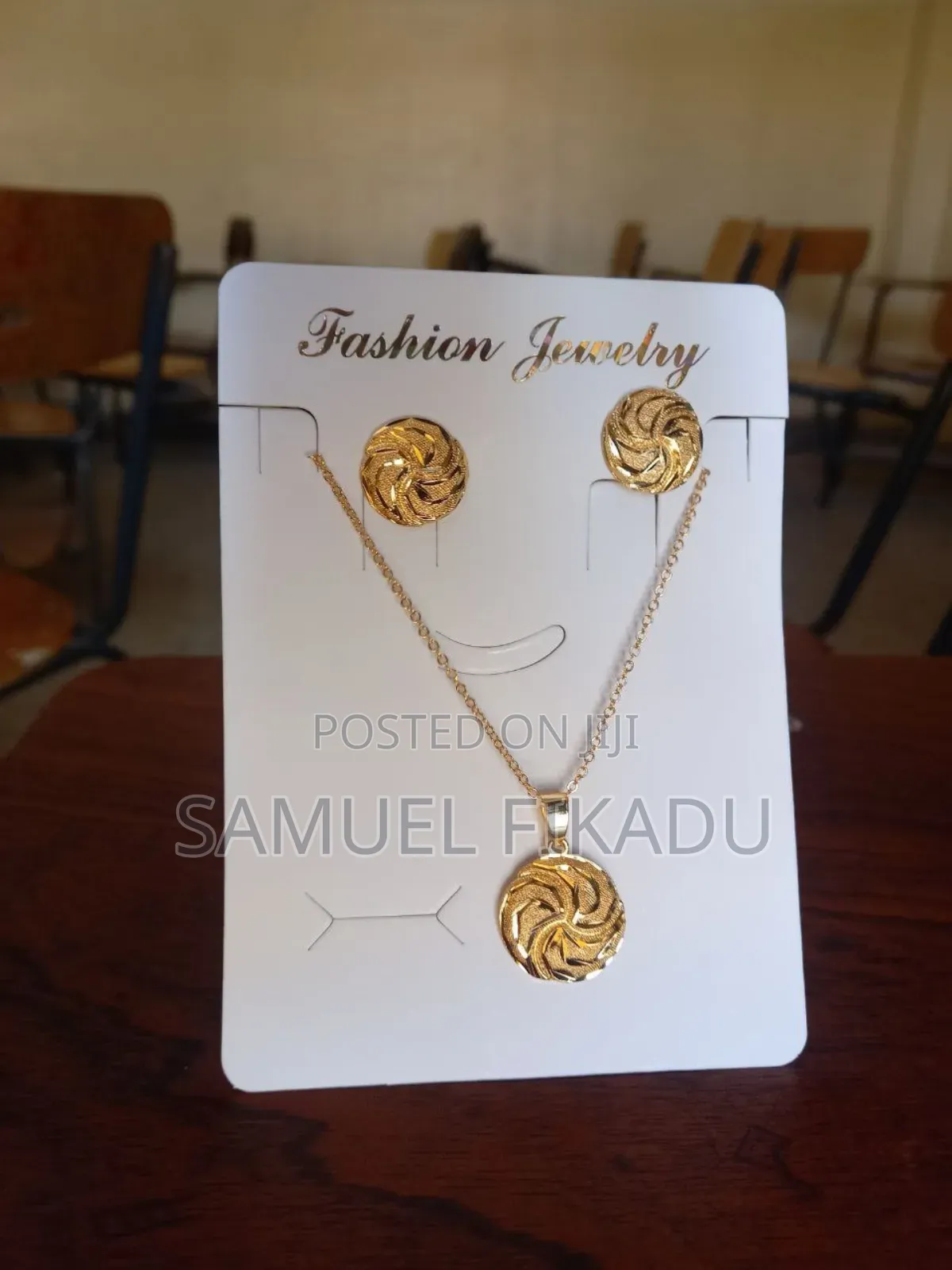 Sparkling Necklace And Earring