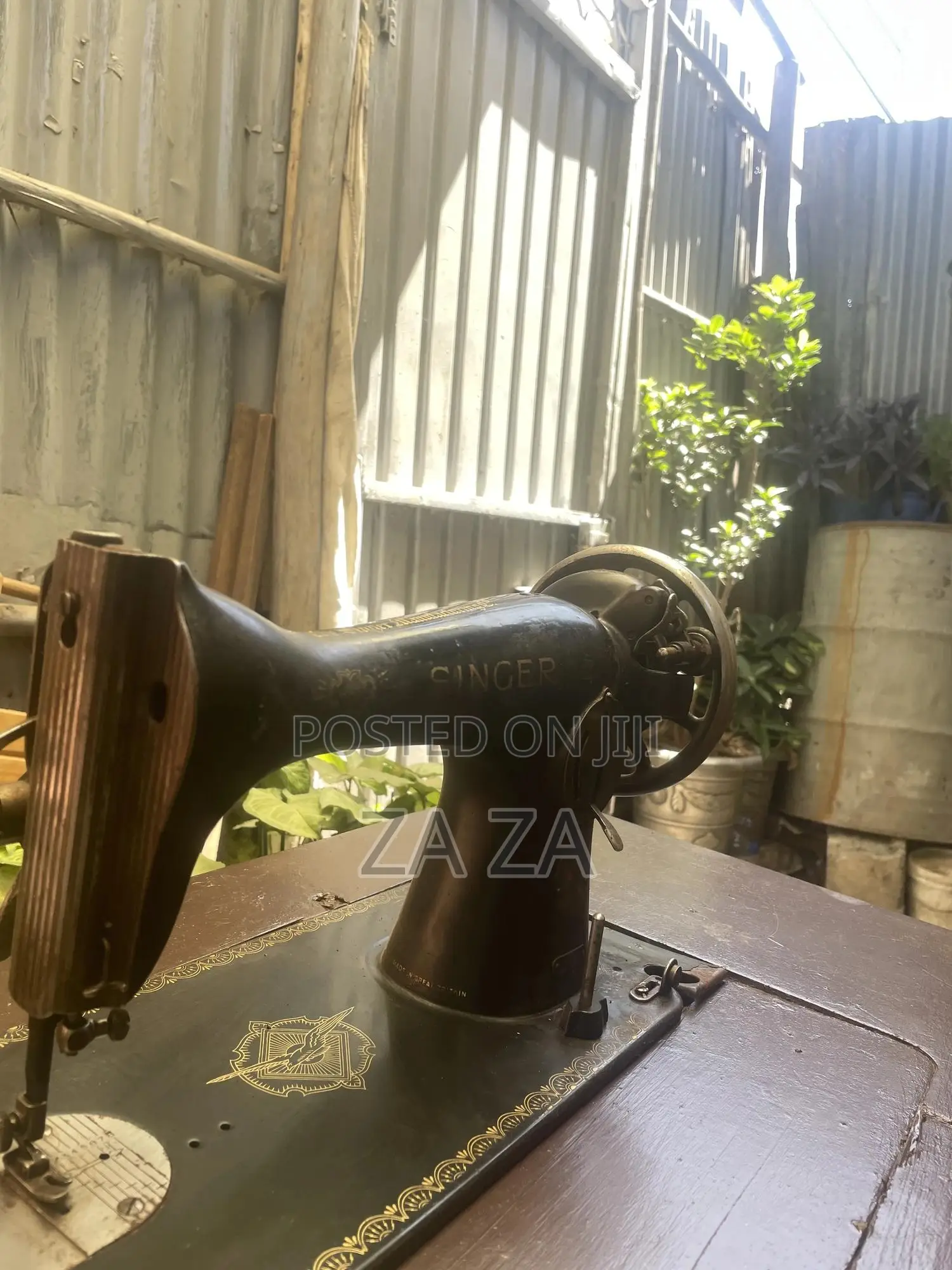 Original Singer Manual Sewing Machine – Working Perfectly