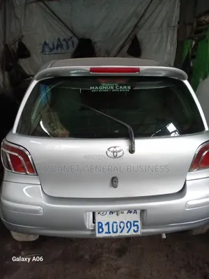Toyota Vitz 2004 Silver