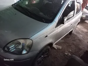 Toyota Vitz 2004 Silver