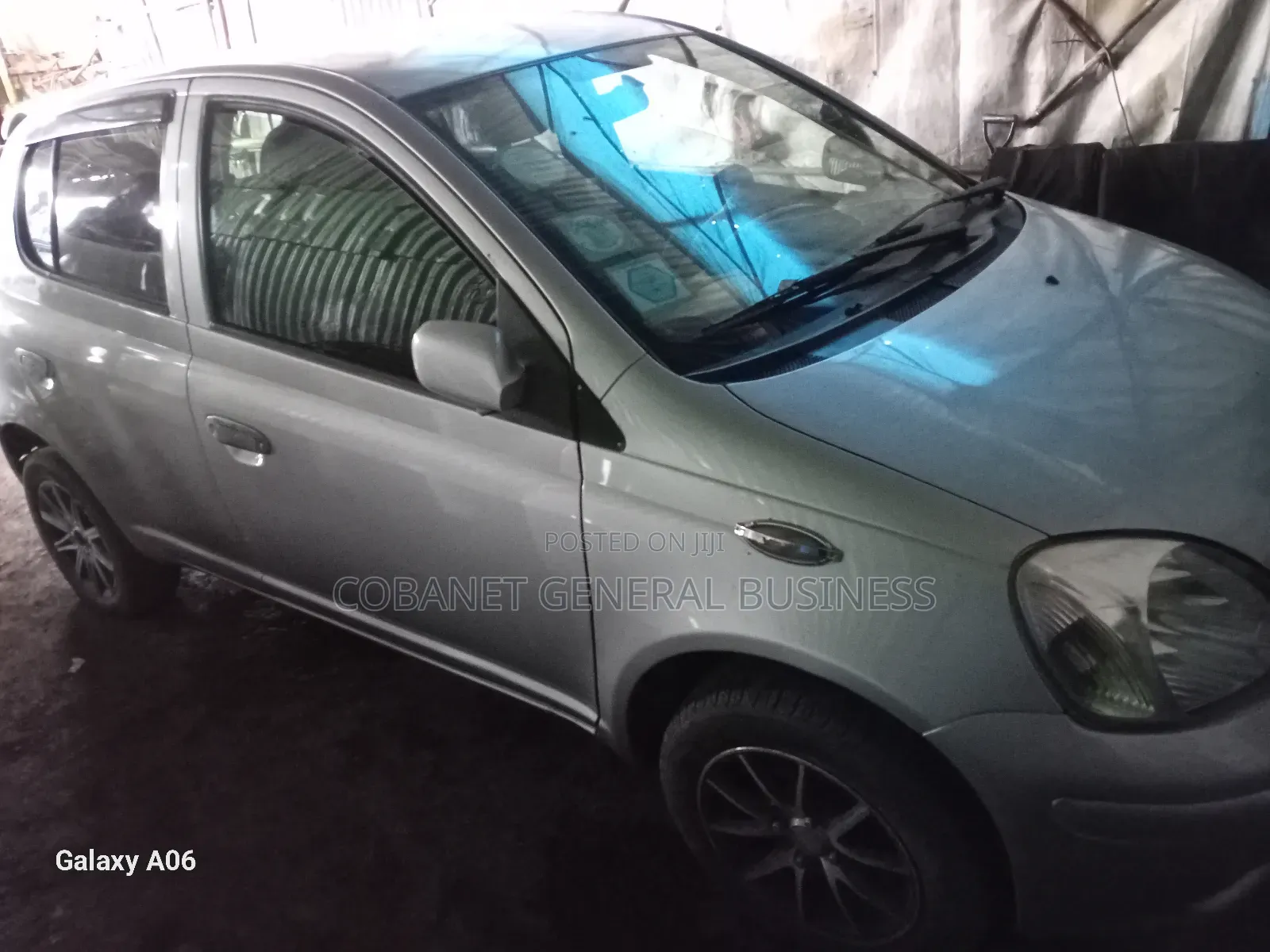 Toyota Vitz 2004 Silver