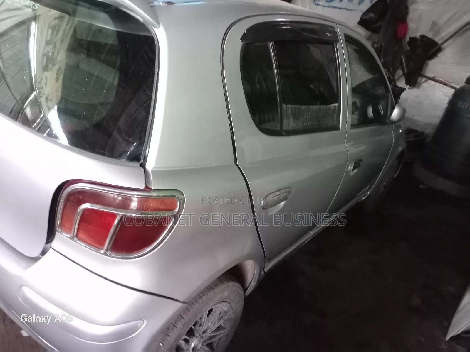 Toyota Vitz 2004 Silver