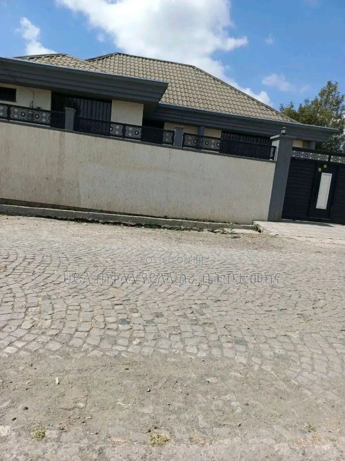 Furnished 4bdrm Villa in ለገጣፎ አካባቢ, Oromia-Finfinne for sale