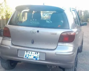 Toyota Vitz 2004 Pink