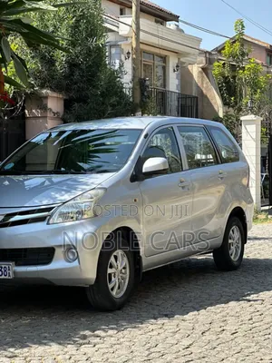 Toyota Avanza 2013 Gold