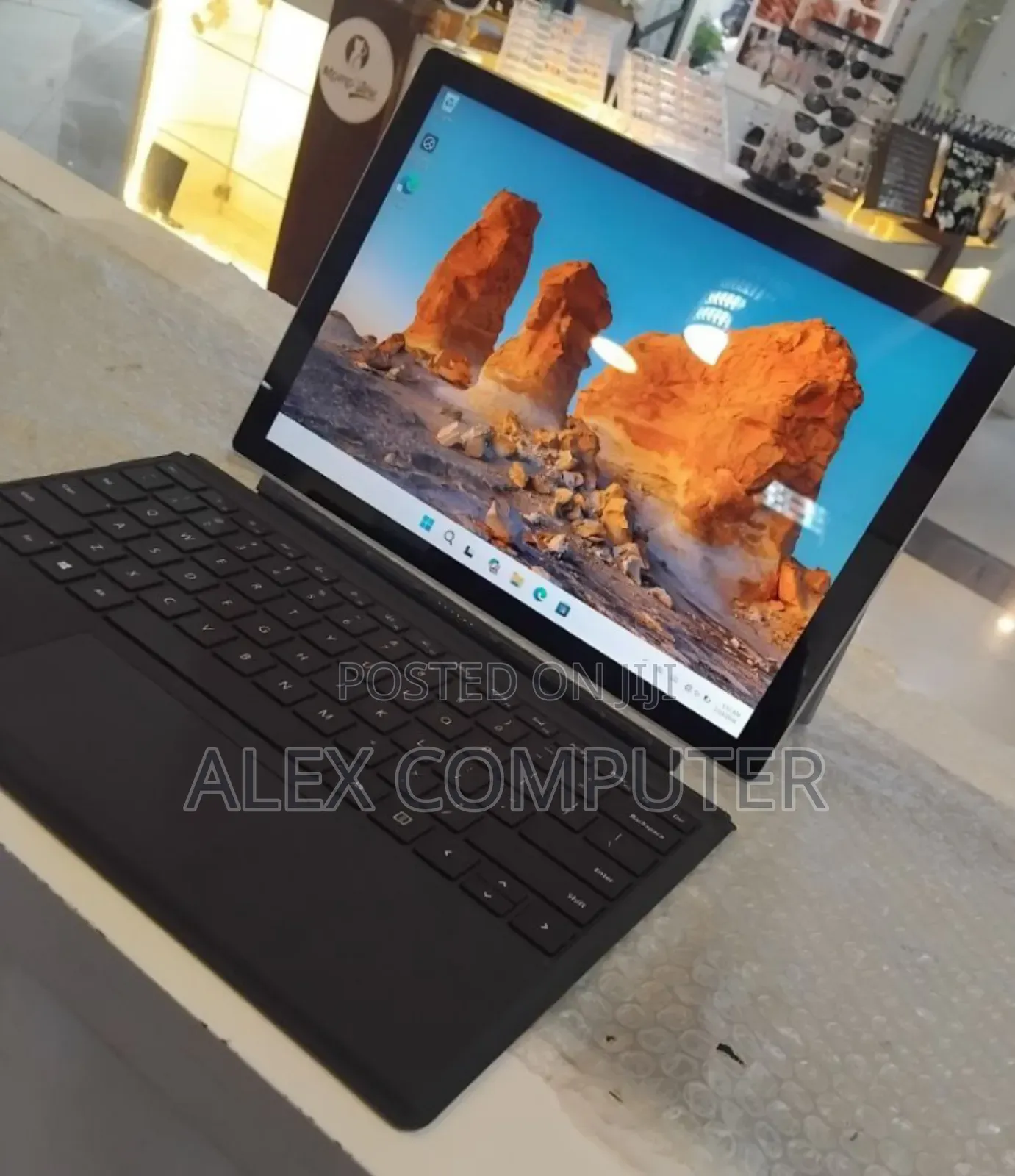 New Laptop Microsoft Surface Pro 7 16GB Intel Core I7 SSD 256GB