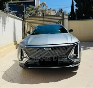 Cadillac Lyriq 2023 Silver