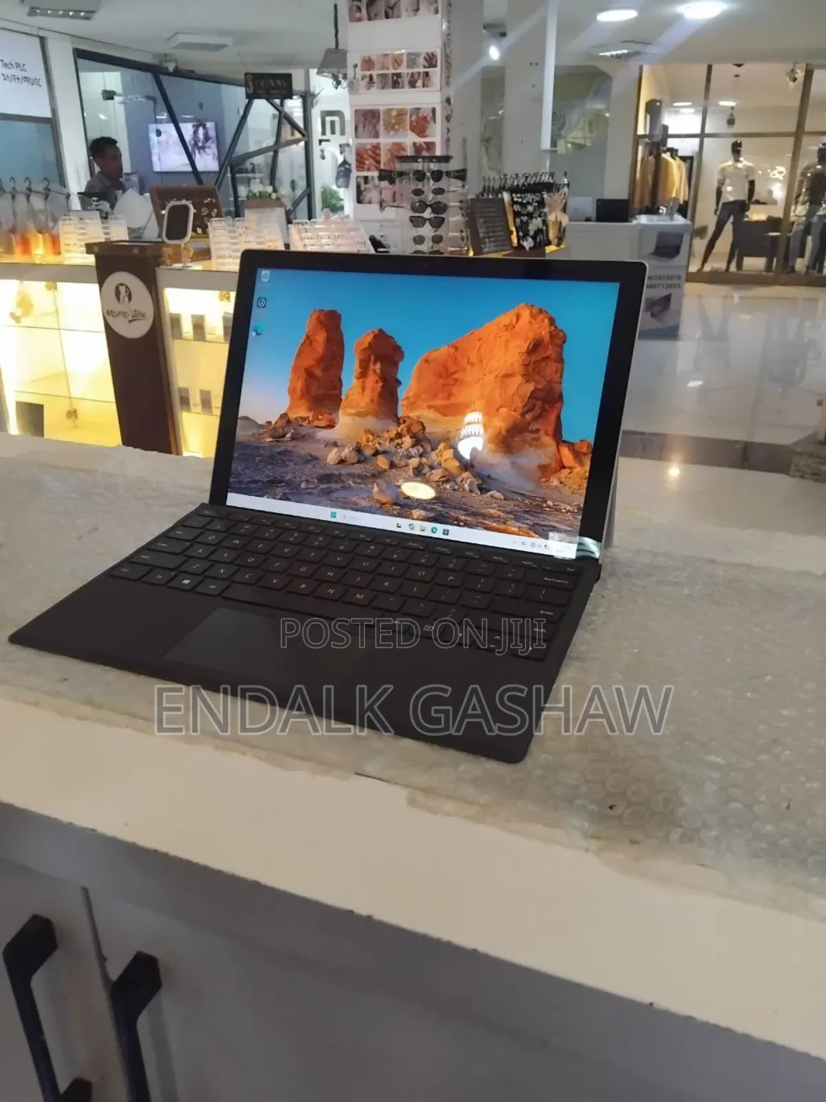 New Laptop Microsoft Surface Pro 7 16GB Intel Core I7 SSD 256GB