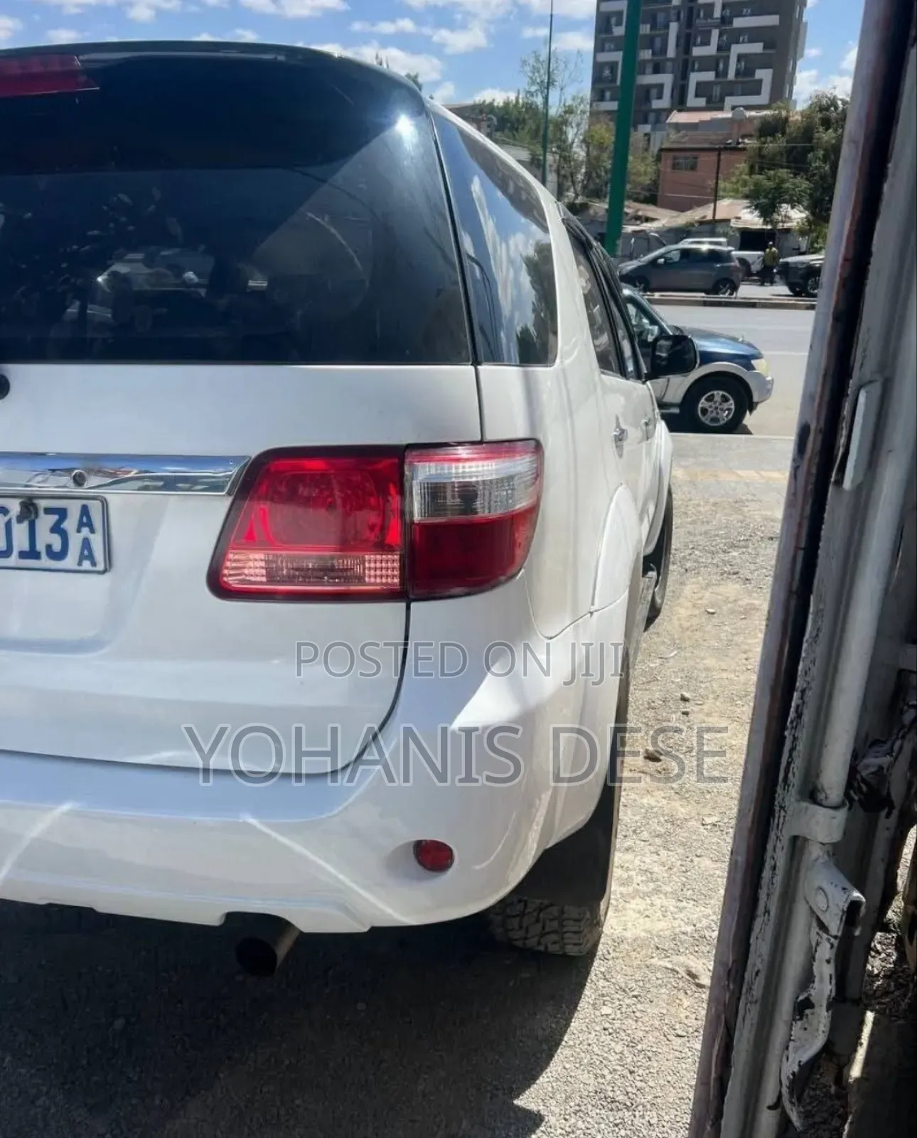 Toyota Fortuner 2011 Off white