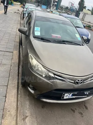 Toyota Yaris 2016 Brown