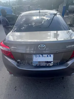 Toyota Yaris 2016 Brown