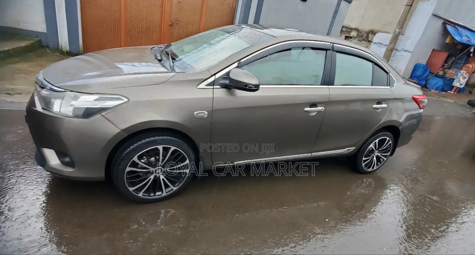 Toyota Yaris 2016 Brown