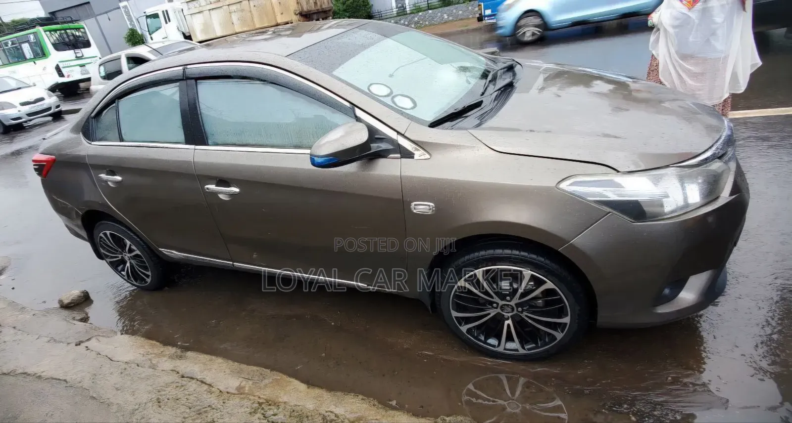 Toyota Yaris 2016 Brown