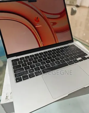 New Laptop Apple MacBook Pro M1 16GB Intel Core I9 SSD 512GB