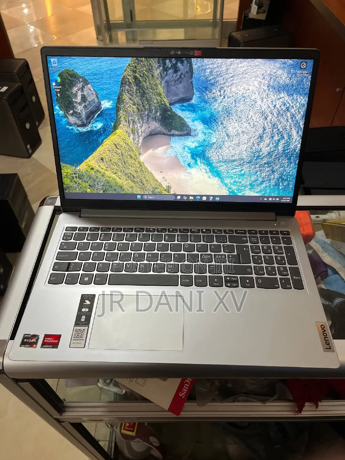 New Laptop Lenovo IdeaPad 110 8GB AMD Ryzen 5 SSD 512GB