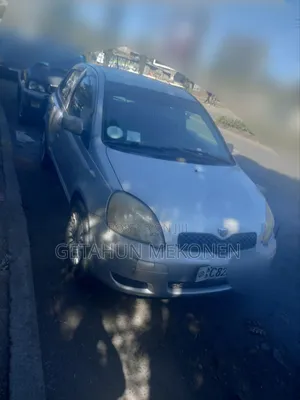 Toyota Vitz 2004 Silver