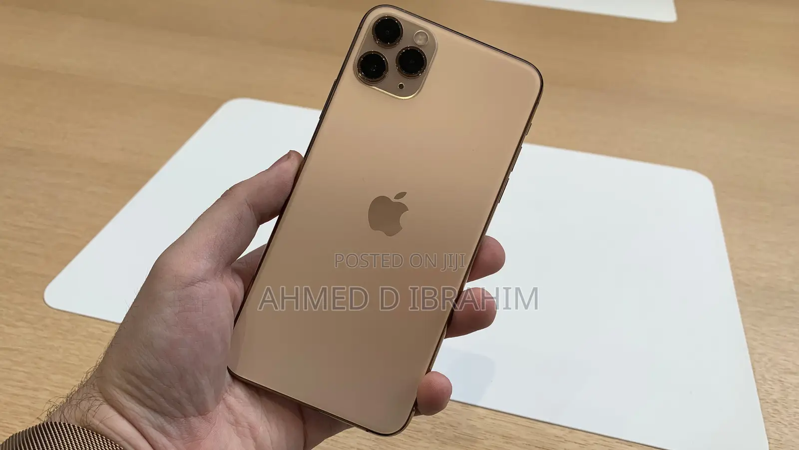 New Apple iPhone 11 Pro Max 256 GB Gold