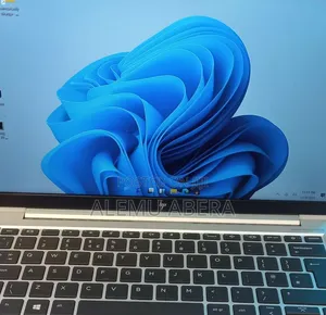 New Laptop HP EliteBook 830 G8 16GB Intel Core I5 SSD 512GB