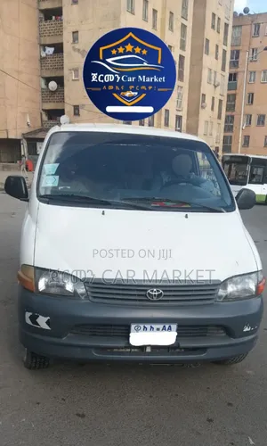 Toyota HiAce 2003 White