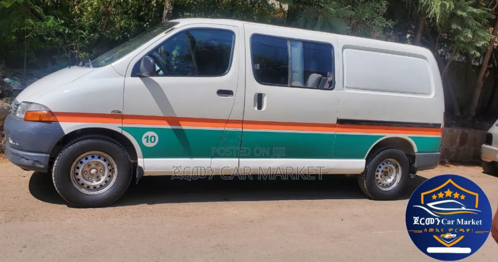 Toyota HiAce 2003 White