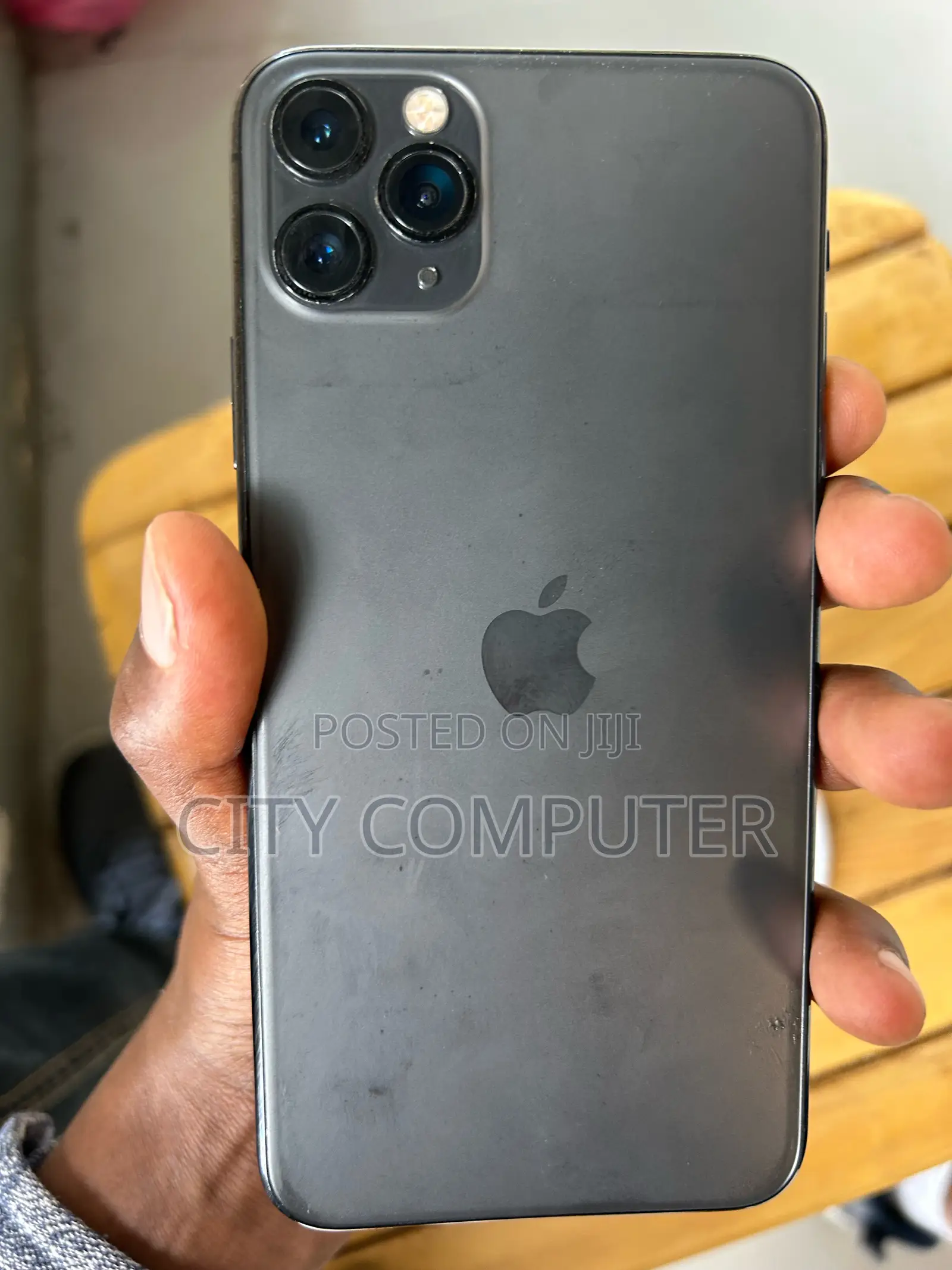 New Apple iPhone 11 Pro Max 64 GB Gray