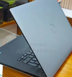 New Laptop Dell Precision 5540 16GB Intel Core I7 SSD 512GB