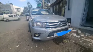 Toyota Hilux Revo Double Cab Deisel 2.4 RWD 2016 Silver