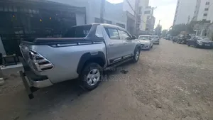 Toyota Hilux Revo Double Cab Deisel 2.4 RWD 2016 Silver