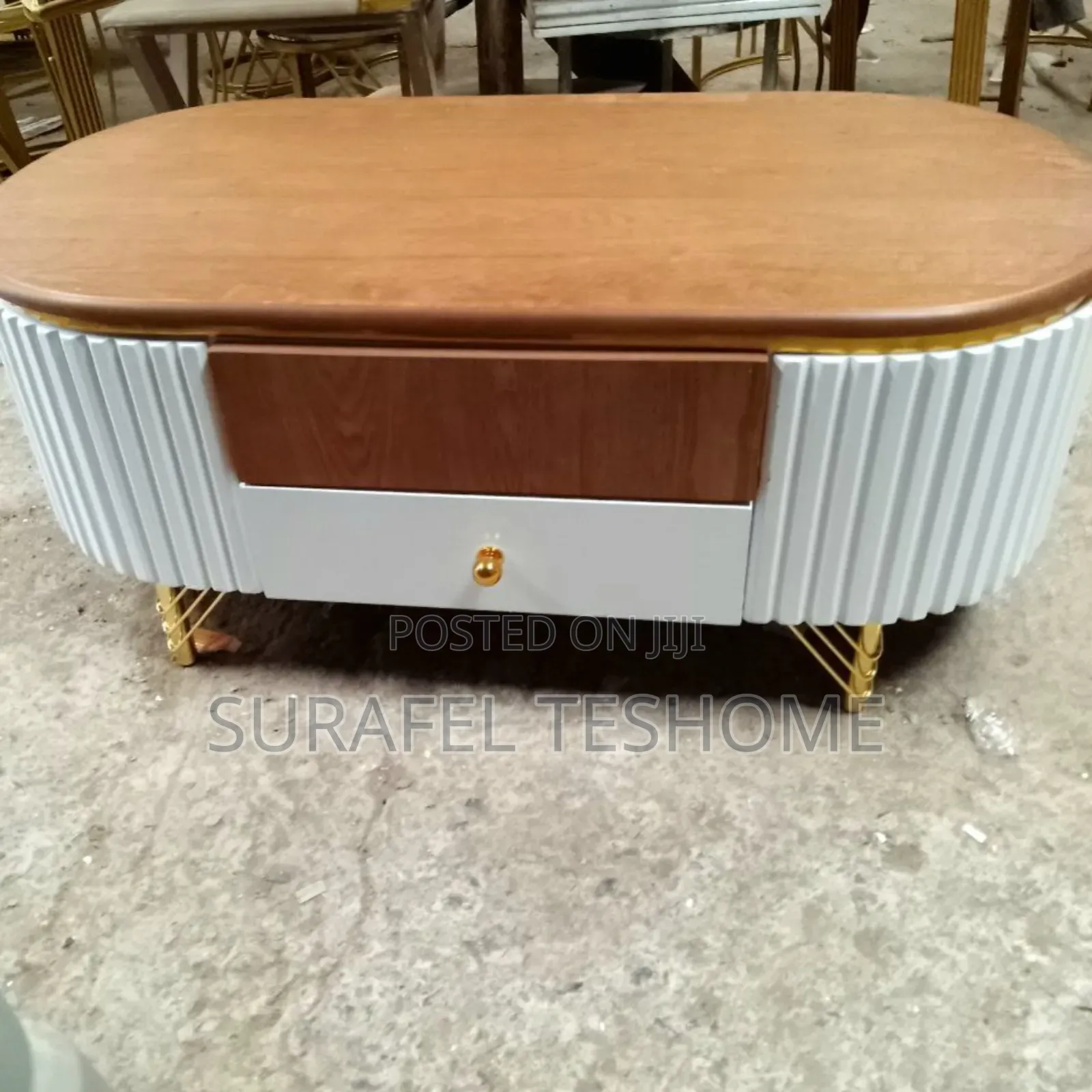 የሚያምሩ ሴንተር ጠረጴዛዎች | Center Tables