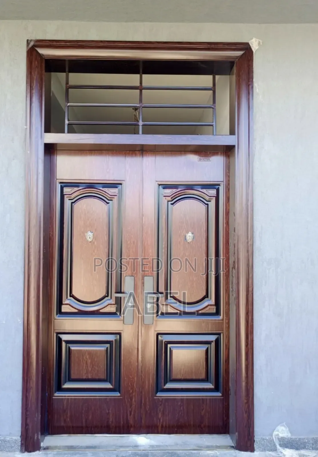 የብረት በር ይፈልጋሉ Victor