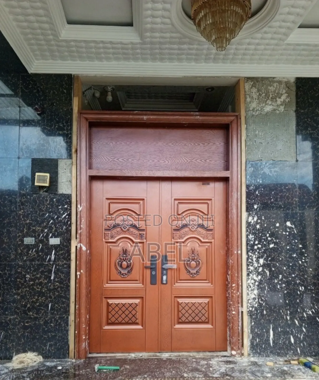 የብረት በር ይፈልጋሉ Victor