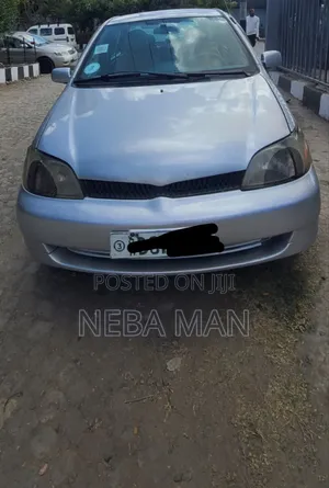 Toyota Platz 1.0 FWD 2001 Silver