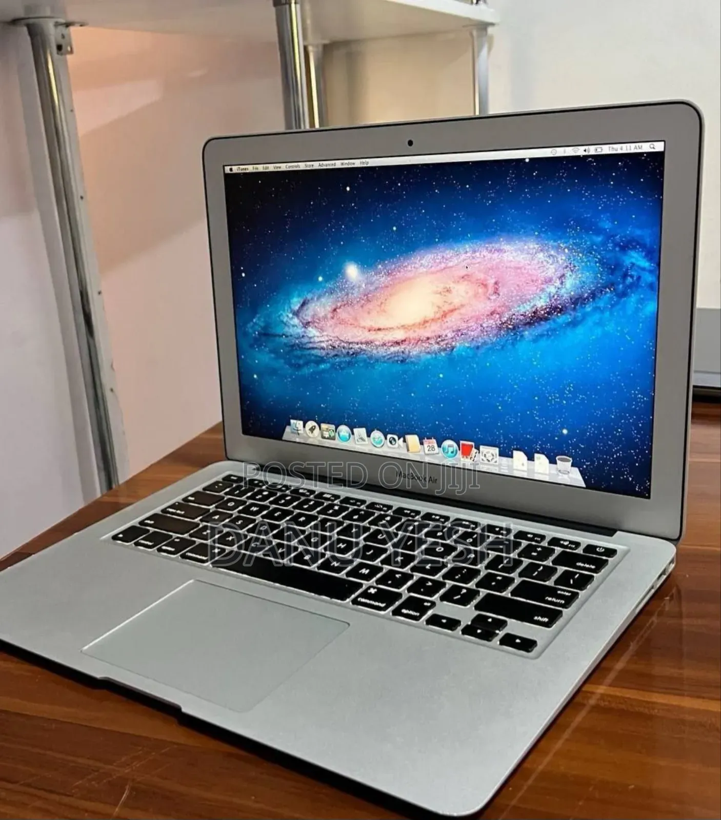 New Laptop Apple MacBook Air 2015 8GB Intel Core I5 SSD 256GB