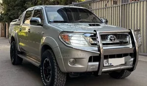 Toyota Hilux 2010 Silver