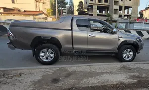 Toyota Hilux 2018 Brown