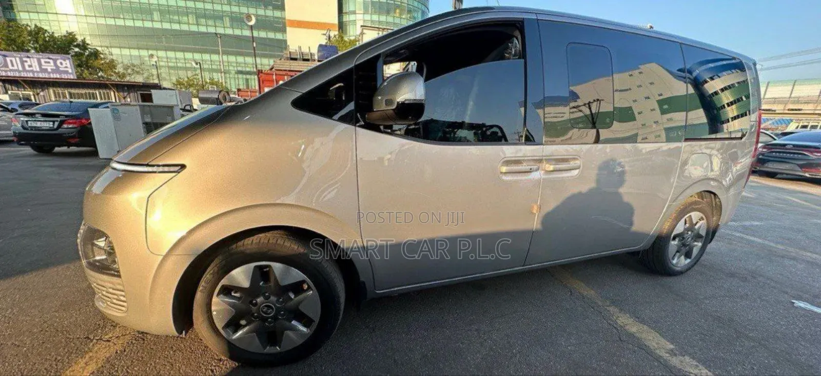 New Hyundai Staria 2025 Silver