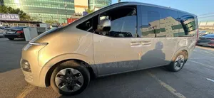 New Hyundai Staria 2025 Silver