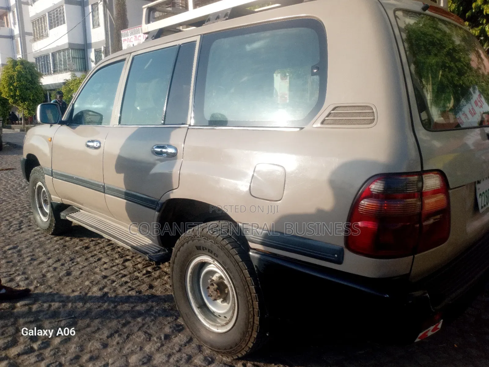 Toyota Land Cruiser 1998 Gold