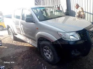 Toyota Hilux 2012 Silver